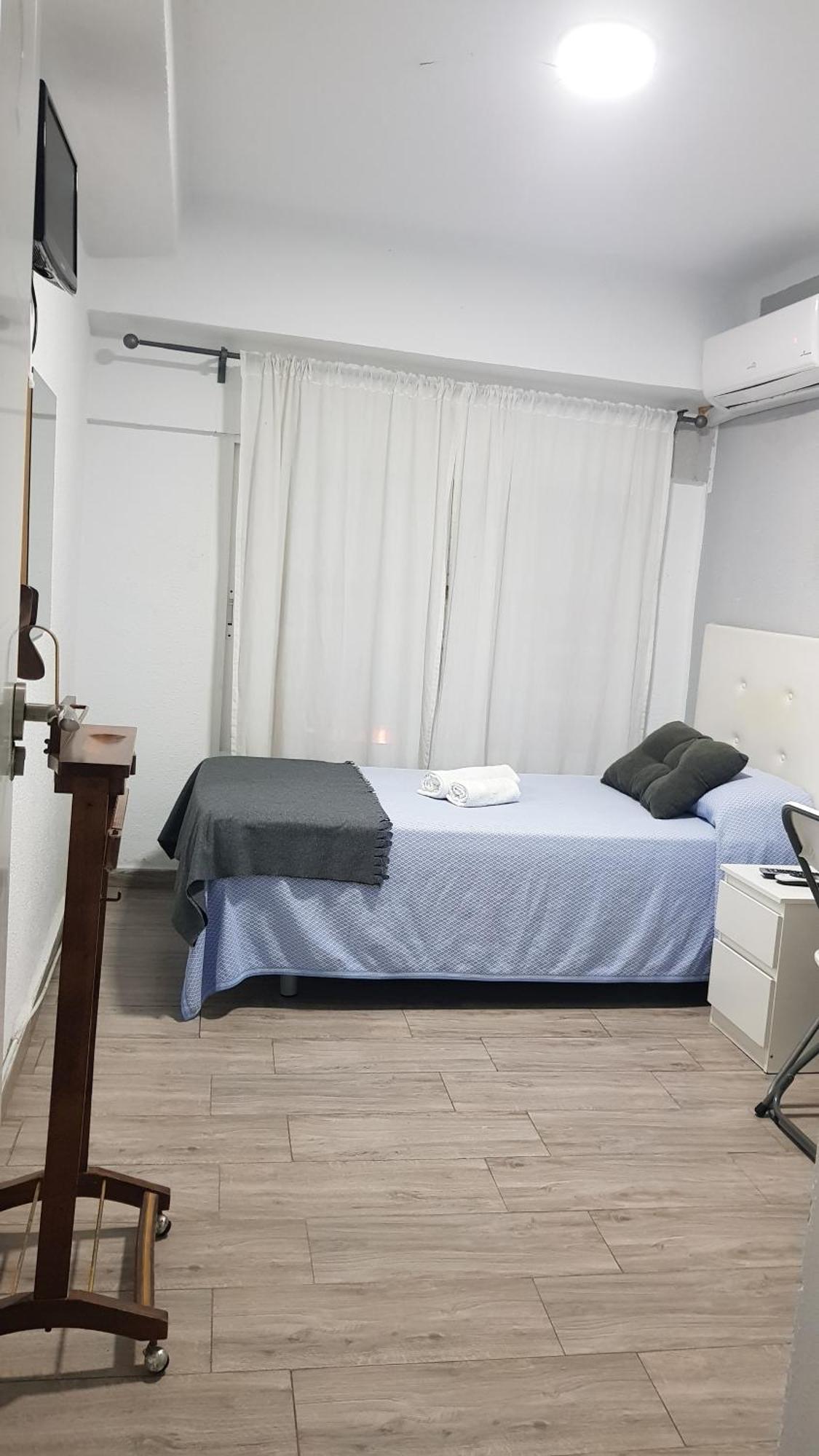 Guesthouse Central Аликанте Екстериор снимка