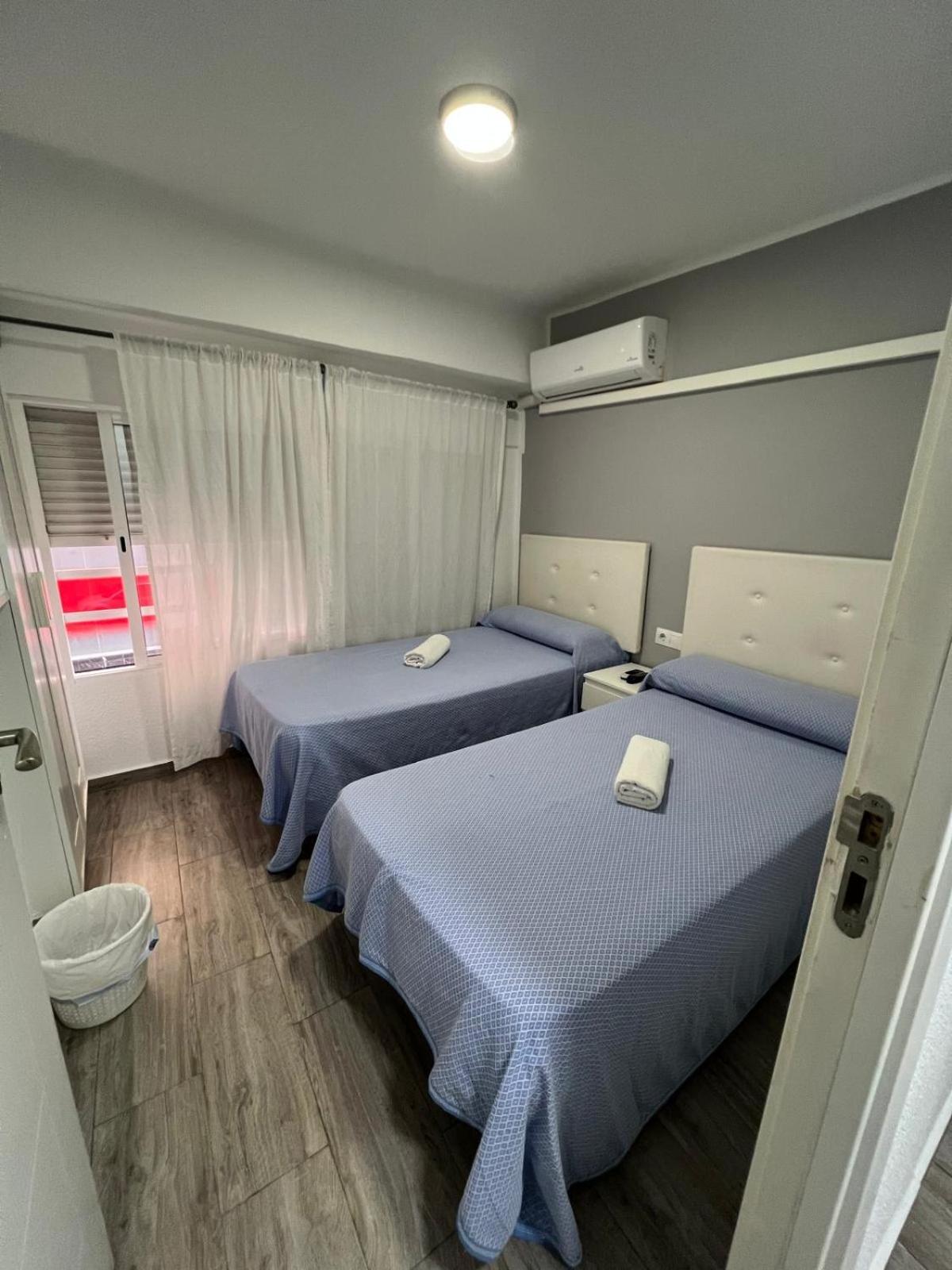 Guesthouse Central Аликанте Екстериор снимка