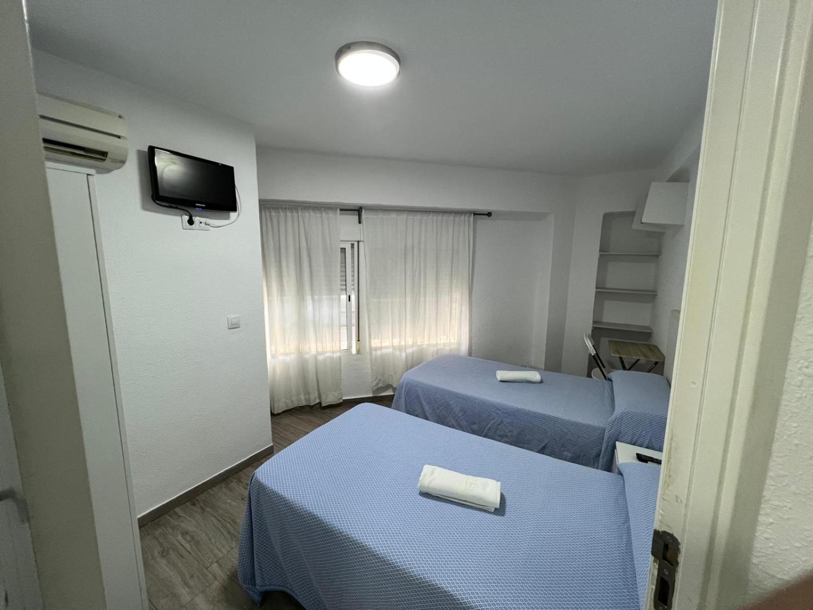 Guesthouse Central Аликанте Екстериор снимка