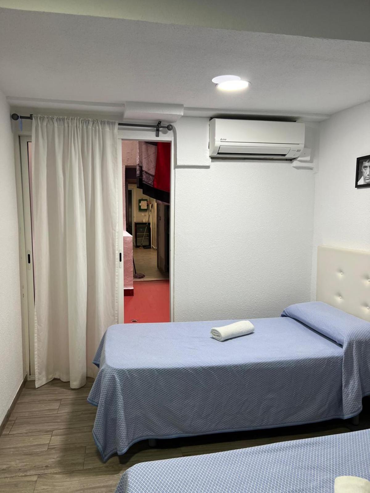 Guesthouse Central Аликанте Екстериор снимка