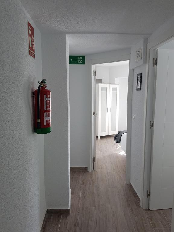 Guesthouse Central Аликанте Екстериор снимка
