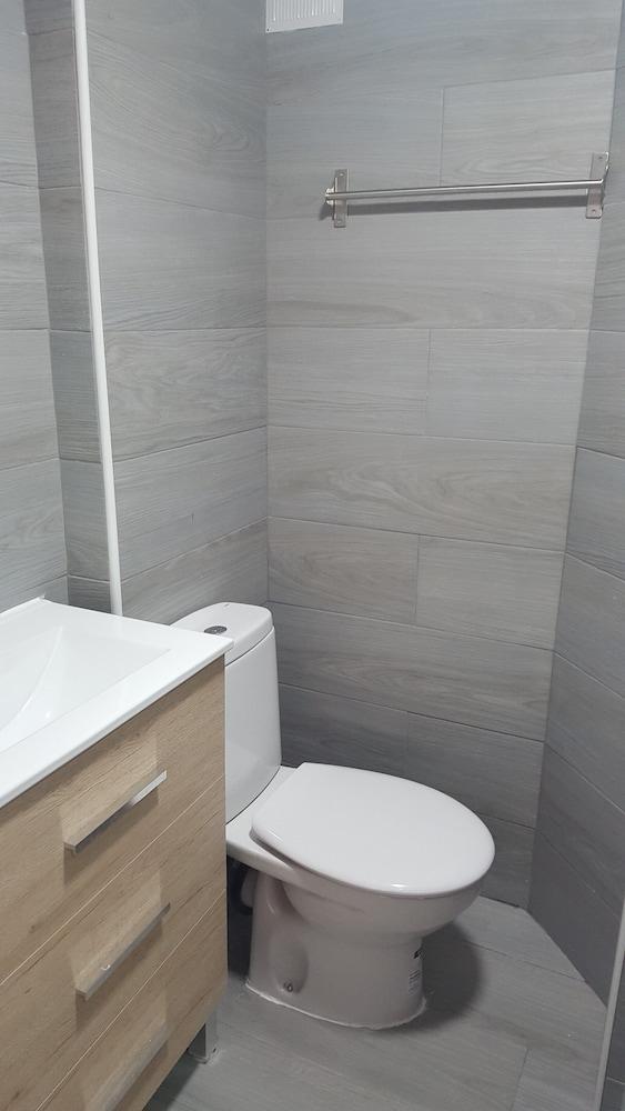 Guesthouse Central Аликанте Екстериор снимка